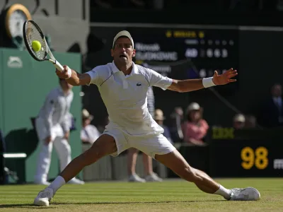 Novak Đoković je slavil zmago v polfinalu Wimbledona, tako da ima priložnost, da turnir dobi &scaron;e četrtič zapored.&nbsp;
