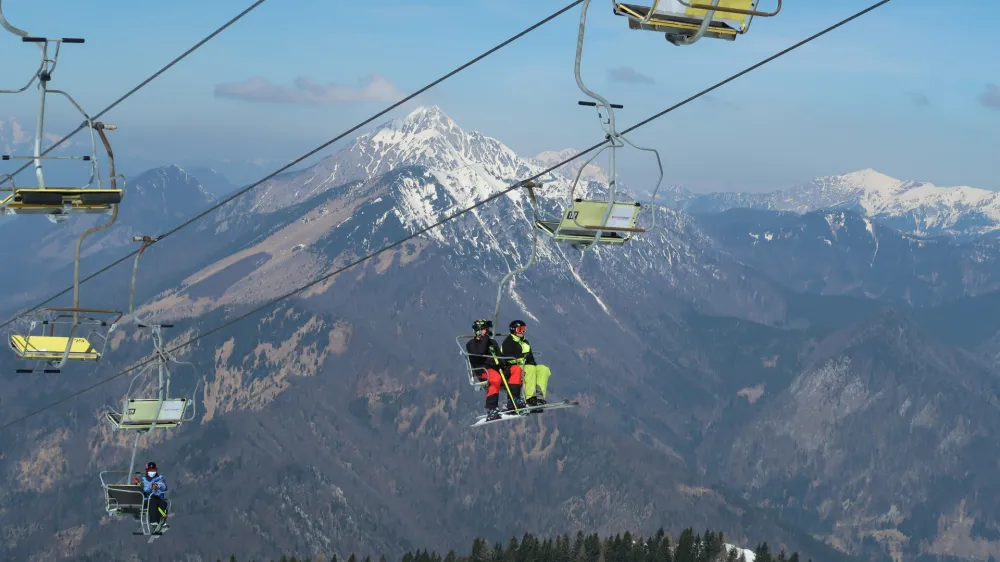 smuči&scaron;če, Krvavec, sedežnica, žičnica. Foto: Tatjana Pihlar 