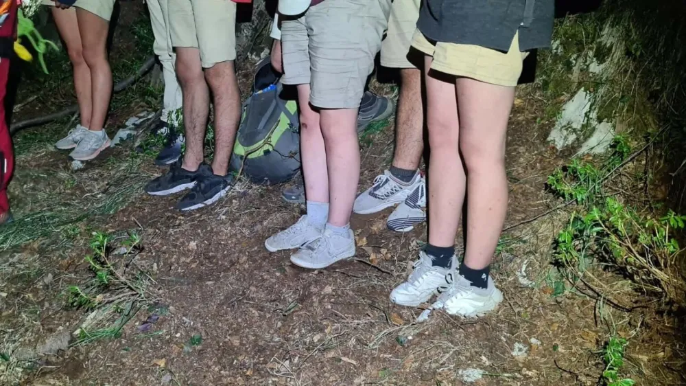 Fotografijo neprimerno opremljenih skavtov iz Francije so objavili na facebook strani Gorske re&scaron;evalne zveze Slovenija. 