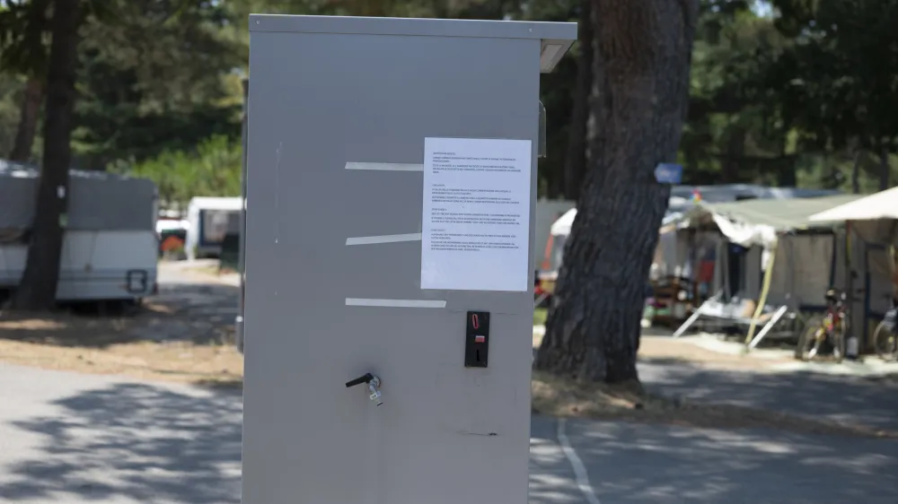 Kamp Ankaran- 23.07.2022 - Redukcija vode zaradi su&scaron;e na Primorskem //FOTO: Nik Erik Neubauer