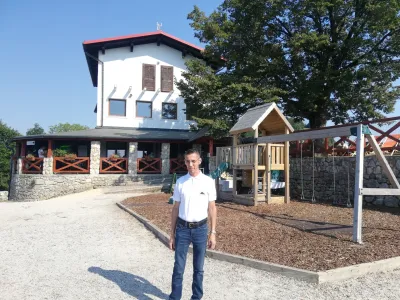 Novi najemnik grajskega gosti&scaron;ča Damjan Gaber&scaron;ek vidi v lokaciji nad Kamnikom velik turistični potencial.