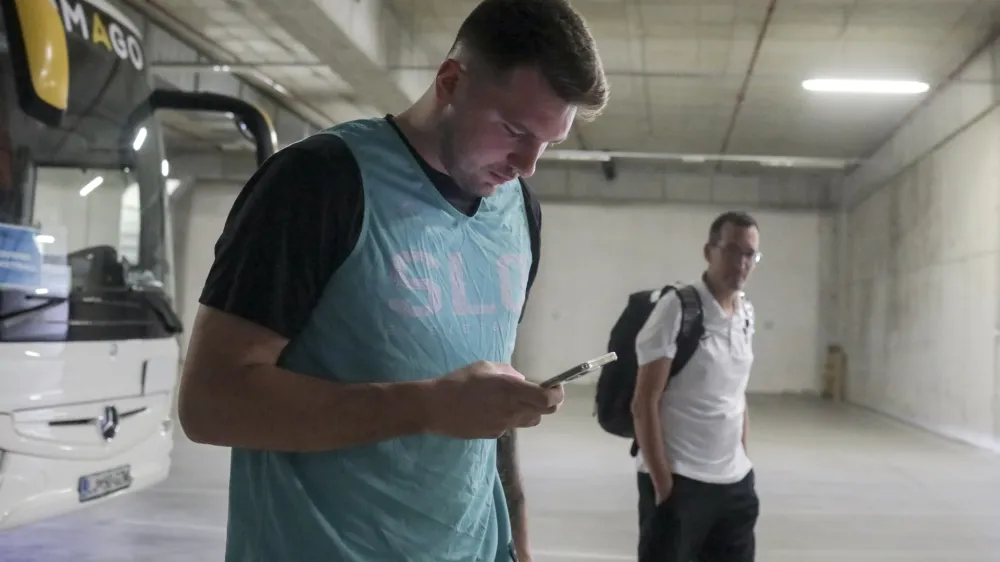 Luka Dončić<br><br>- 27.06.2022 &ndash; ko&scaron;arkarska reprezentanca - trening &ndash; priprave pred tekmo proti Hrva&scaron;ki - kvalifikacije za svetovno prvenstvo 2023, 5. krog -<br><br><br>//FOTO: Jaka Gasar