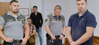 Silvo Drevenšek med izrekom in obrazložitvijo sodbe ni kazal čustev, zrl je predse in se občasno pozibaval. V ponovljenem procesu se je izgovarjal, da umorov ni naklepal in da je bil žrtev črne magije.