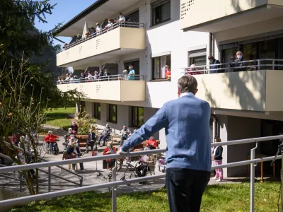 Kamnik, Dom starejsih obcanov Kamnik.<br>Predsednik republike Borut Pahor je obiskal stanovalce v Domu starejsih obcanov Kamnik.