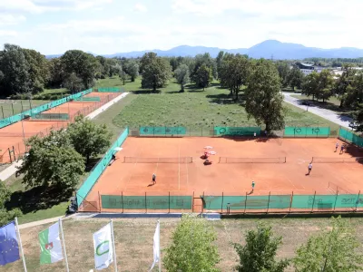 Mestna občina Ljubljana v okviru &Scaron;portnega parka Svoboda namerava zgraditi plezalni in teni&scaron;ki center ob Koprski ulici.