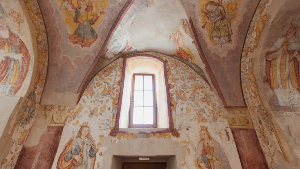 Pogled na cerkev v &Scaron;marju pri Jel&scaron;ah, ki so jo povsem obnovili po petih letih.&nbsp;