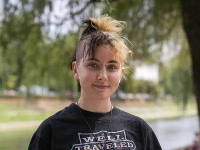 Nai &Scaron;tagar verjame, da bi morali ne le v besedah, ampak tudi v dejanjih, omogočiti vključenost vseh ljudi, ki izstopajo od registra normalnega. 