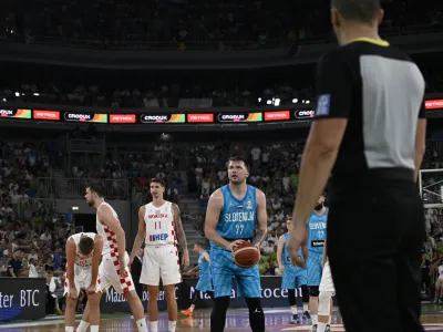 - 30.06.2022 &ndash; ko&scaron;arka &ndash; Slovenija: Hrva&scaron;ka, kvalifikacije za svetovno prvenstvo SP 2023, 5. krog - spektakel v Stožicah z Luko Dončićem in Goranom Dragićem//FOTO: Nik Erik Neubauer