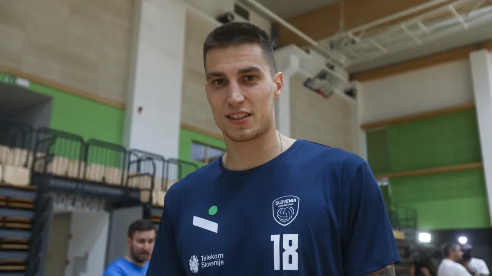 Klemen Čebulj- 09.08.2022 &ndash; mo&scaron;ka odbojkarska reprezentanca - srečanje z igralci in novim selektorjem Gheorghejem Cretujem //FOTO: Luka Cjuha