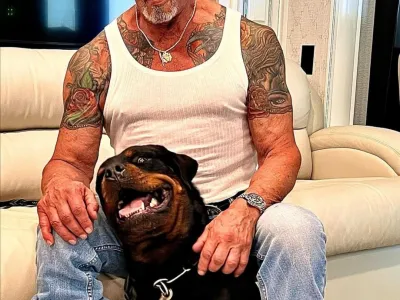 Priljubljeni igralec je psa obdržal in zdaj z njim promovira novo serijo Tulsa King. F Instagram