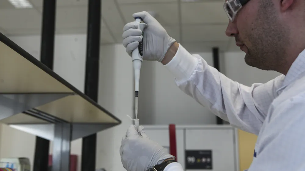 - novi laboratorijski objekt - laboratorij - - 21.01.2016 - Podjetje Sandoz Biofarmacevtika LEK Menge, farmacevtsko podjetje - razvoj podobnih biolokih zdravil, dogodek z naslovom Pomen mikrobiote in probiote za nae zdravje in ogled prizvodnje linije:, - novi laboratorijski objekt - laboratorij -     ///FOTO: Luka Cjuha.