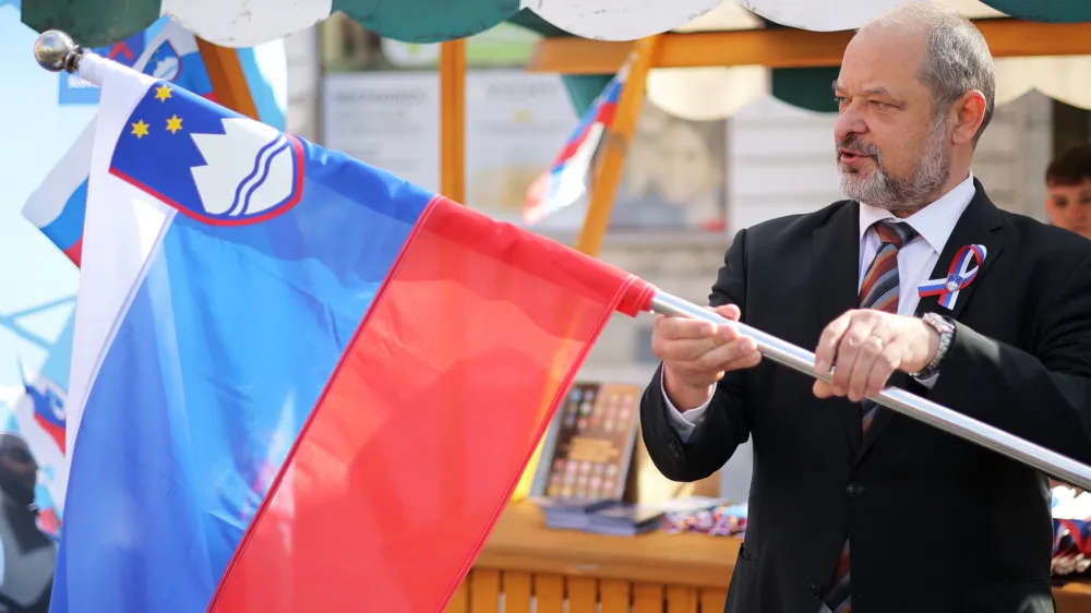 Predsednik državnega sveta in podpredsednik stranke Konkretno Alojz Kov&scaron;ca pravi, da je politik, ki teče na dolge proge. Zdaj bi kandidiral za predsednika republike, a zgolj s podporo političnih strank.