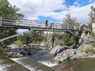 Investitor namerava malo hidroelektrarno zgraditi ob vstopu na Hudičevo brv, kjer je med &Scaron;kofjeločani priljubljeno kopalno območje.&nbsp;