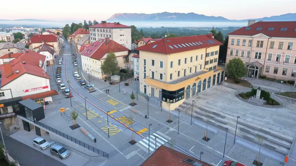 Postojna, obnova Trža&scaron;ke ceste