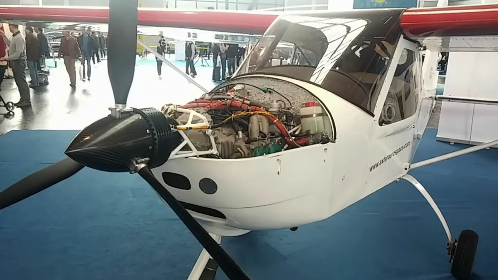 Emraxove napredne elektromotorje je mogoče vgraditi v letala, avtomobile in plovila. F Emrax