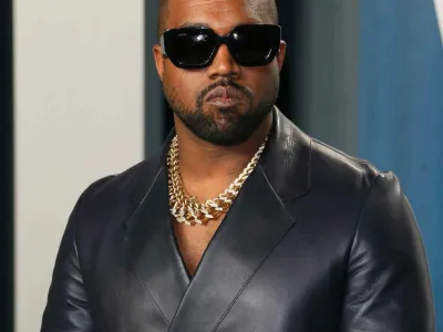 Kreativnemu direktorju Alasdhairju Willisu: S tvojim tastom sem snemal pesmi (poročen je s Stello McCartney in je tako svak Paula McCartneyja, op. a.). Kako lahko opazuje&scaron; Adidas, ki tak&scaron;ne stvari počne kolegu kreativcu in mi ne reče&scaron; ničesar, me niti ne pokliče&scaron;? Zakaj moram to početi javno?'' je jezno zapisal Kanye in izpostavil težavo. 