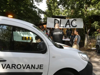 - 03.09.2022 &ndash; PLAC - Participativna Ljubljanska Avtonomna Cona - squat - zasedba zapu&scaron;čenega prostora - Stolpni&scaron;ka 10 //FOTO: Luka Cjuha