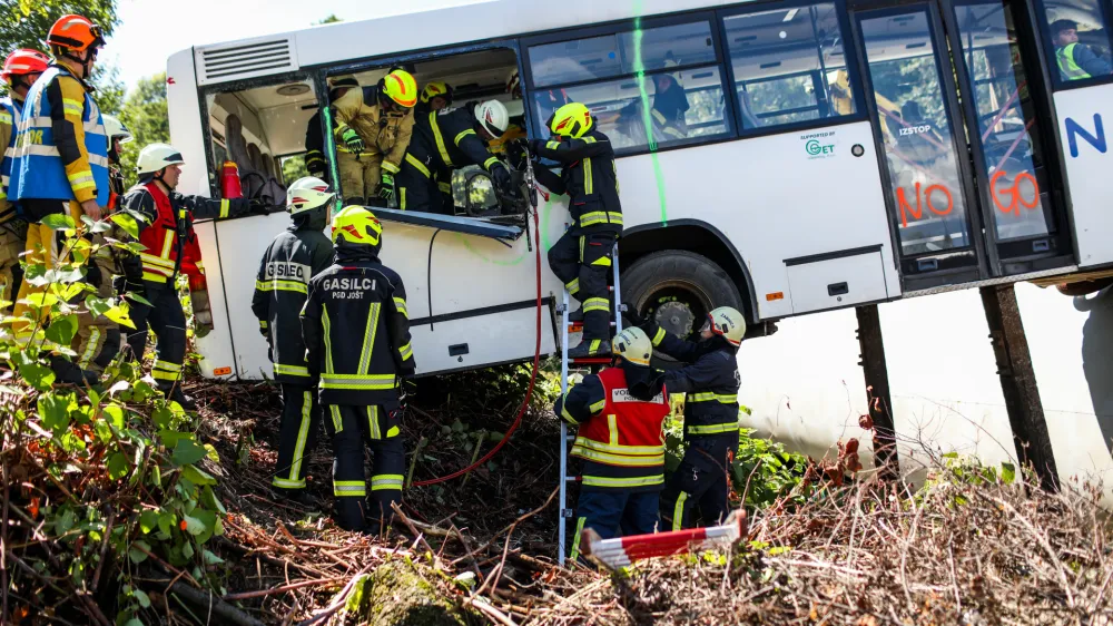  - 10.09.2022 - regijska re&scaron;evalna vaja 'Železni&scaron;ka nesreča Kranj 2022'. v organizaciji Gasilsko re&scaron;evalne službe GARS Kranj in urada za operativo Uprave RS za za&scaron;čito in re&scaron;evanje izpostave Kranj //FOTO: Bojan Velikonja