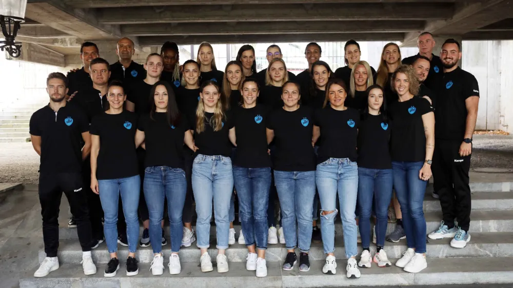 - 29.08.2022 &ndash; Rokometni klub Krim Mercator - uvodna novinarska konferenca ženskega kluba Krim Mercator pred začetkom evropske sezone v ligi prvakinj 2022/23//FOTO: Tomaž Skale