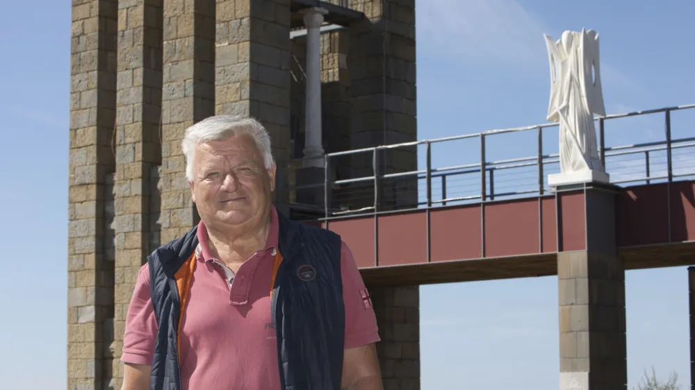 Ludvik Nazarij Glavina: Klet spada v del moje vizije o refo&scaron;ku, saj verjamem, da kmetovanje ni samo ekonomska dejavnost ampak tudi dejavnost, ki razveseljuje srce in du&scaron;o. F Jaka Jera&scaron;a