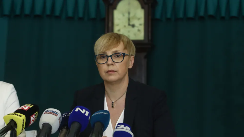 Nata&scaron;a Pirc Musar, kandidatka za predsednico republike<br><br>23.06.2022 - Predsedni&scaron;ke volitve 2022 - novinarska konferenca pravnice Nata&scaron;e Pirc Musar, na kateri bo sporočila svojo odločitev glede kandidature na predsedni&scaron;kih volitvah<br><br>FOTO: Luka Cjuha