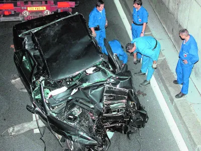 V prometni nesreči so umrli vsi trije potniki: voznik, Dodi Al Fayed in princesa Diana.&nbsp;