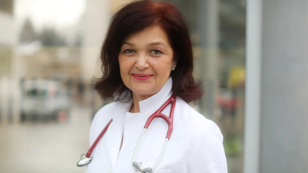 &raquo;Zdravniki smo nagnjeni k samokritičnosti in samoobtoževanju. Sram nas je, če nam ni uspelo razre&scaron;iti konfliktne situacije,&laquo; pravi Nena Kopčavar Guček, zdravnica družinske medicine.&nbsp;