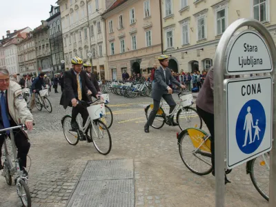 MOL - ljubljanski podžupan Slavko Slak, Dan brez avtomobila - evropski teden mobilnosti, kolesar, cona za pe&scaron;ce, stara Ljubljana, // FOTO: Luka Cjuha<br><br>OPOMBA: ZA OBJAVO V SOBOTNI PRILOGI - REPORTAŽA