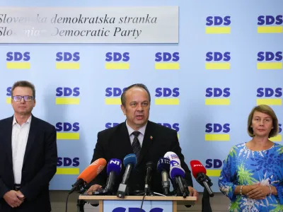 V SDS bi referendume izvedli skupaj z volitvami, lokalnimi ali predsedni&scaron;kimi. Kot eden izmed datumov se sicer omenja drugi krog predsedni&scaron;kih volitev, ki bo 13. novembra. Foto: STA