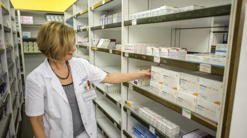 Za veliko zdravil je potrebno doplačilo, zato bi ob upo&scaron;tevanju odločitve DKOM nekdo v Ljubljani za zdravila doplačal manj kot nekdo na Ptuju. Pacienti bi se tako zna&scaron;li v neenakopravnem položaju, svarijo v lekarni&scaron;ki zbornici. Fotografija je simbolična. Foto:&nbsp;Tomaž Zajel&scaron;nik&nbsp;