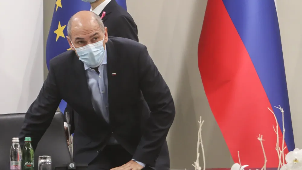 predsednik vlade Janez Jan&scaron;a, minister za obrambo Matej Tonin- 04.02.2021 &ndash; novinarska konferenca o aktualnem stanju glede bolezni covid-19 na Brdu pri Kranju, //FOTO: Jaka Gasar