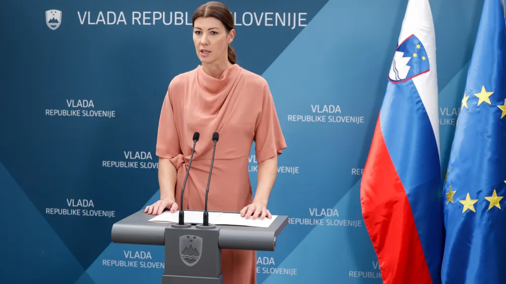 Ljubljana, drzavni zbor.<br>Novinarska konferenca po redni tedenski seji vlade.<br>Ministrica za pravosodje Dominika Svarc Pipan.