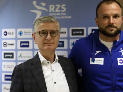 Franjo Bobinac, predsednik Rokometne zveze Slovenije in Uro&scaron; Zorman, novi selektor rokometne reprezentance <br><br><br><br><br>- 03.03.2022 - Rokometna zveza Slovenije (RZS) - novinarska konferenca novega selektorja mo&scaron;ke reprezentance Uro&scaron;a Zormana - //FOTO: Tomaž Skale 