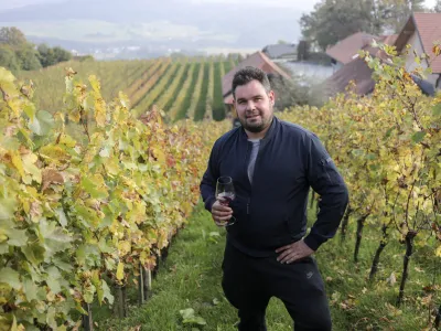 vinar Janez Colnar - 13.10.2022 &ndash; Vinska klet Colnar &ndash; vinogradni&scaron;tvo in vinarstvo na Tr&scaron;ki gori, Čre&scaron;njice 124, Otočec  //FOTO: Jaka Gasar