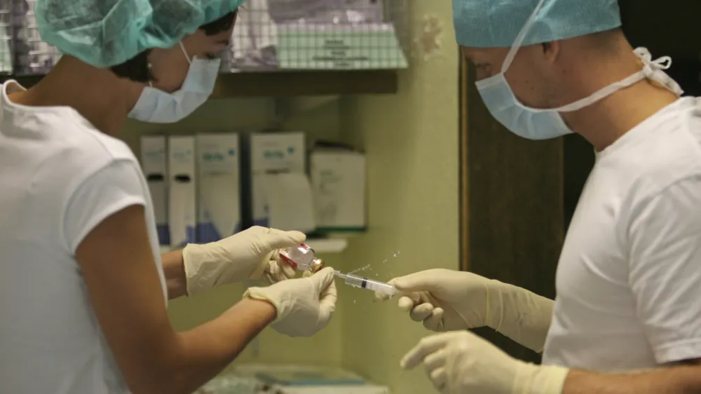 Urgenca UKC - Urgentni kirur&scaron;ki blok  - ilustrativna fotografija - zdravstvo - zdravniki -  ///FOTO: Luka Cjuha///FOTO: Luka Cjuha