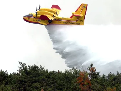 požar na Krasu, ga&scaron;enje letalo kanader