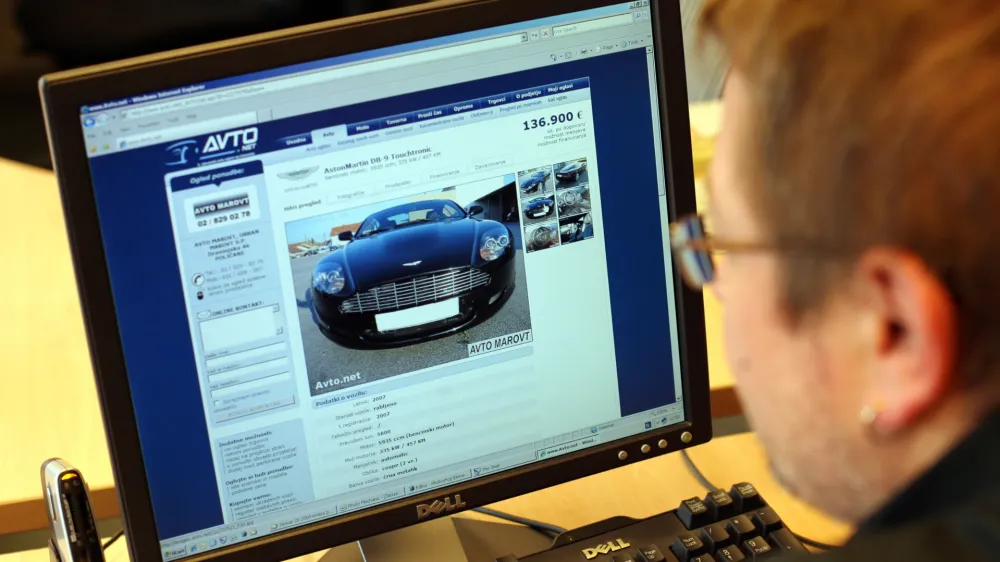 - prodaja rabljenih avtomobilov prek interneta - spletna prodaja -//FOTO: Luka CjuhaOPOMBA: ZA OBJAVO V ČASOPISU DNEVNIK