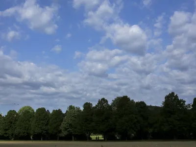 - oblaki - drevesa - narava - <br><br><br>- 59. Pohod ob žici Ljubljana 2015 - Pot ob žici - otroci iz ljubljaskih vrtcev na poti okoli žice - &Scaron;i&scaron;ka               //FOTO: Jaka Gasar