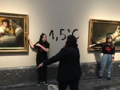 Climate?protesters from Extinction Rebellion stick themselves to Goya's paintings "Las maja naked" and "La maja ropa" to alert about the climate emergency in Madrid, Spain November 5, 2022 in this picture obtained from social media. FuturoVegetal/via REUTERS THIS IMAGE HAS BEEN SUPPLIED BY A THIRD PARTY. MANDATORY CREDIT. NO RESALES. NO ARCHIVES.