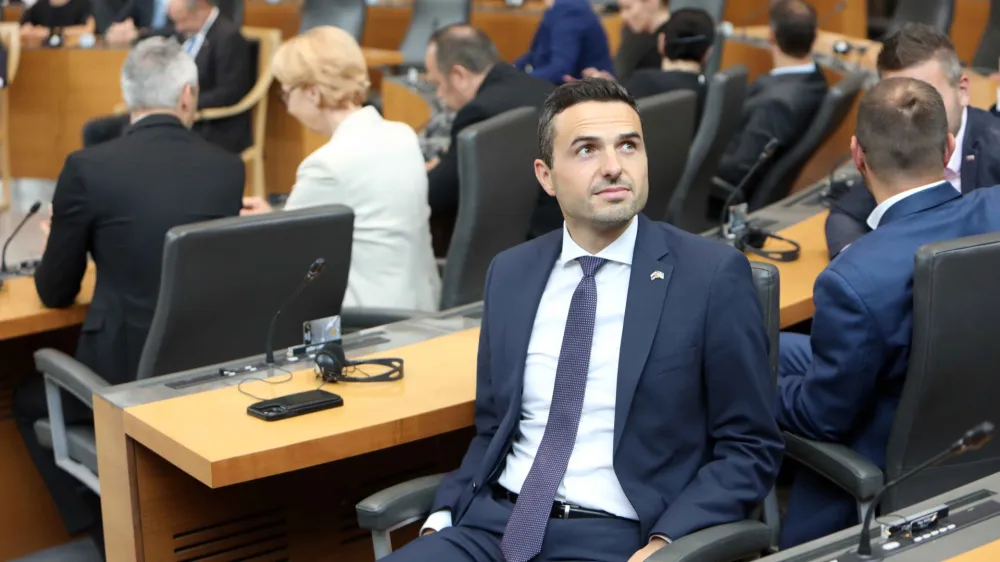 poslanec NSi Matej Tonin<br><br><br>- 08.07.2022 &ndash; Državni zbor RS - prireditev DZ v znak podpore ukrajinskemu narodu v boju za svojo domovino in izkaz prijateljstva ukrajinski državi <br><br>//FOTO: Tomaž Skale<br>