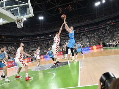 - 30.06.2022 &ndash; ko&scaron;arka &ndash; Slovenija: Hrva&scaron;ka, kvalifikacije za svetovno prvenstvo SP 2023, 5. krog - spektakel v Stožicah z Luko Dončićem in Goranom Dragićem//FOTO: Nik Erik Neubauer