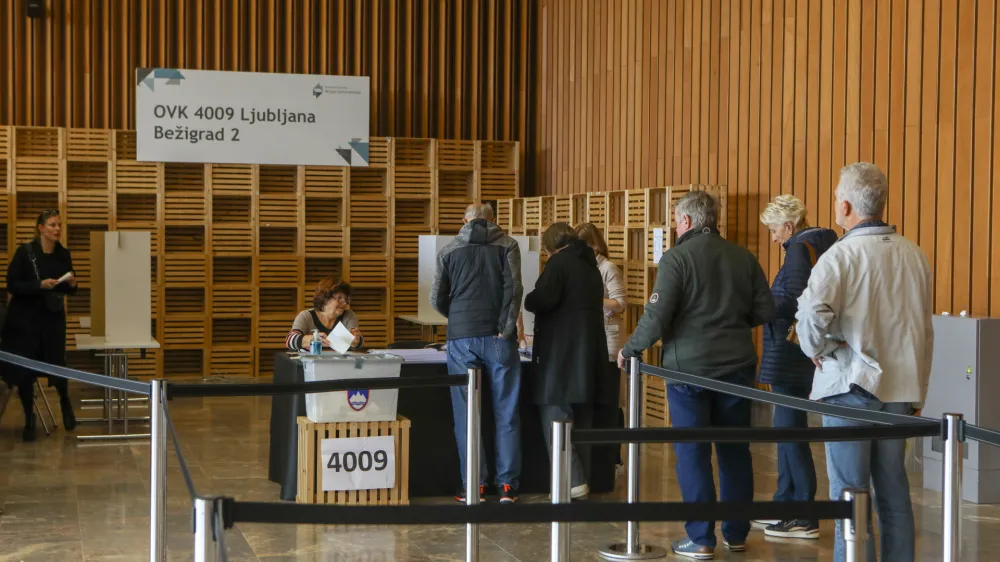 - 8.11.2022 &ndash; Predsedni&scaron;ke volitve 2022 - sedme volitve za petega predsednika republike v samostojni Sloveniji &ndash; Predčasno glasovanje drugi krogFoto:Luka Cjuha