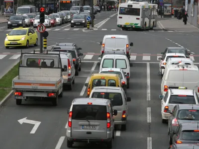 - onesnaževanje okolja - pra&scaron;ni delci - emisije CO2 - izpu&scaron;ni plini - prometni zastoj ///FOTO: Luka Cjuha