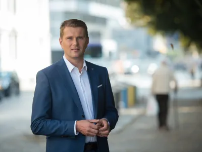 Matej Slapar, Lista Mateja Slaparja

Na javne zavode bomo namestili sončne elektrarne. Razvijamo tudi pogoje za izrabo vetrne in vodne energije. Lokalno samooskrbo bomo povečali, tudi z zagotovitvijo dodatnih prostorov za vrtičke.