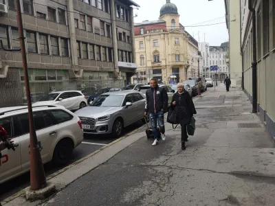 Kristijan Kamenik ob prihodu na sodi&scaron;če v spremstvu z odvetnico