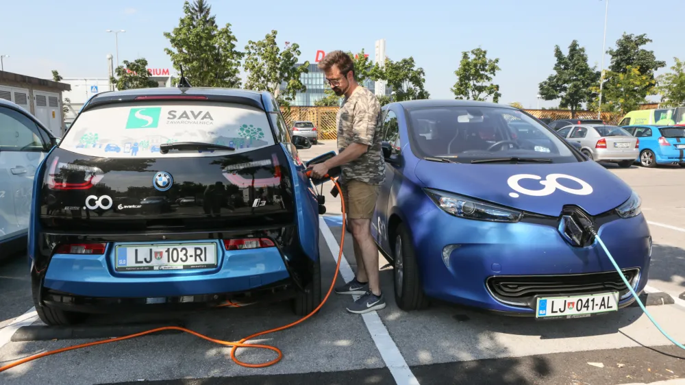 - polnilnica za električna vozila - - 21.7.2017 - BTC City Ljubljana - avtomobilsko postajali&scaron;če Avant2Go &ndash; električni car sharing - najem električnih vozil -  //FOTO: Luka Cjuha.