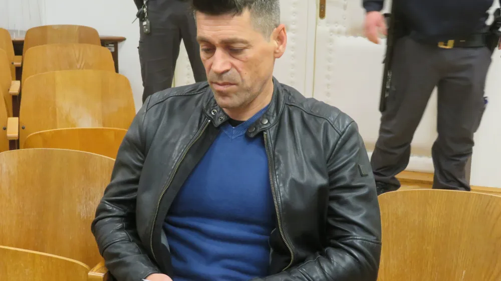 Muhabi Gashi. F Dragana Stanković