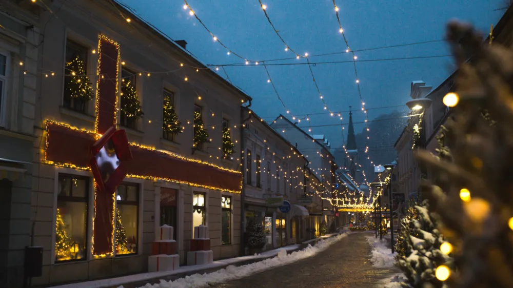 Pravljično okra&scaron;eno Celje