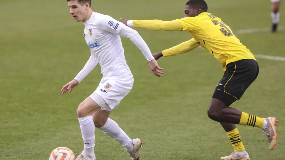 Žiga Repas (levo) - 30.11.2022 &ndash; nogomet - Kalcer Radomlje: Domžale, Prva liga Telemacha, 18. krog:<br> <br>//FOTO: Jaka Gasar