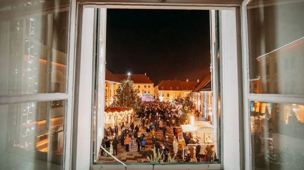 Slabi dve uri in pol ure vožnje iz Ljubljane pričaka obiskovalca Advent v Varaždin